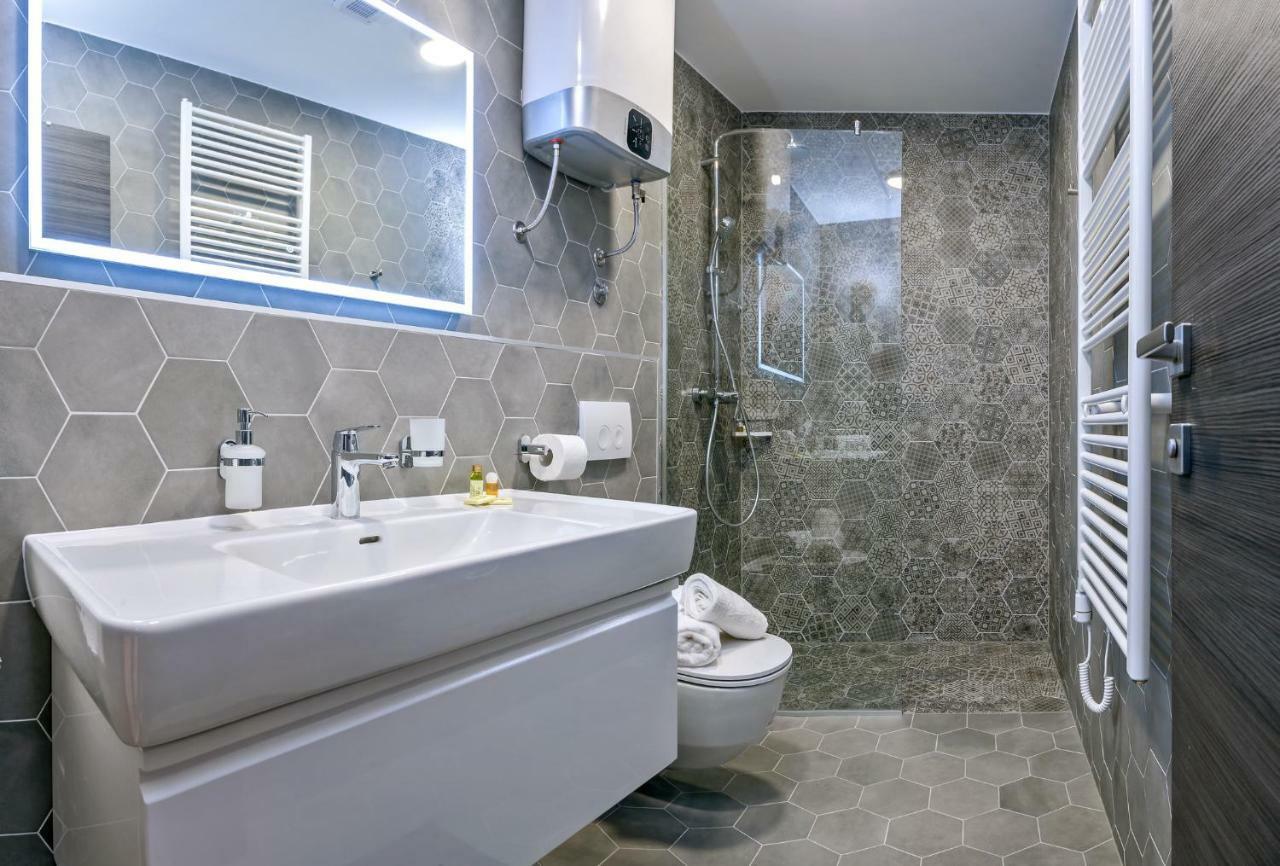 Il Giardino Luxury Rooms & Suites สปลิท ภายนอก รูปภาพ